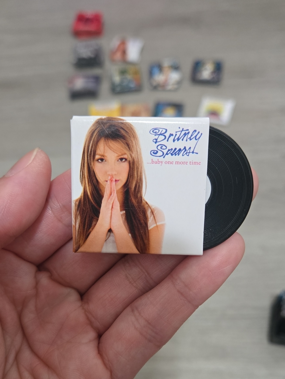 Britney Spears Kids Mini Record Toy - White Cover - Picture 1 of 3